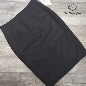 Amanda + Chelsea Pencil Skirt Size 10